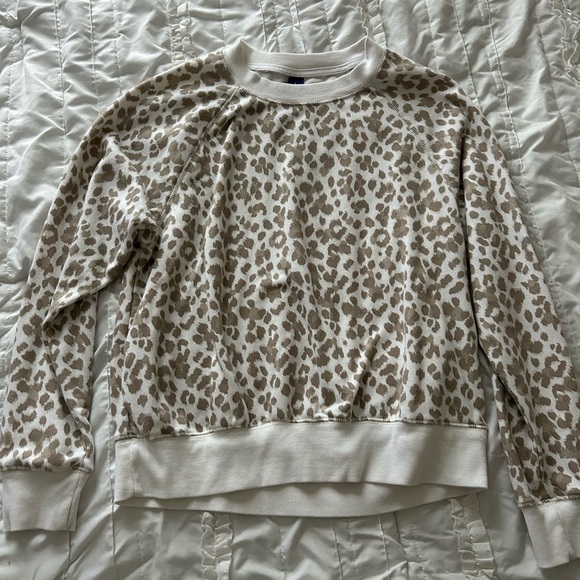 Old navy cheetah sweater - Picture 2 of 3